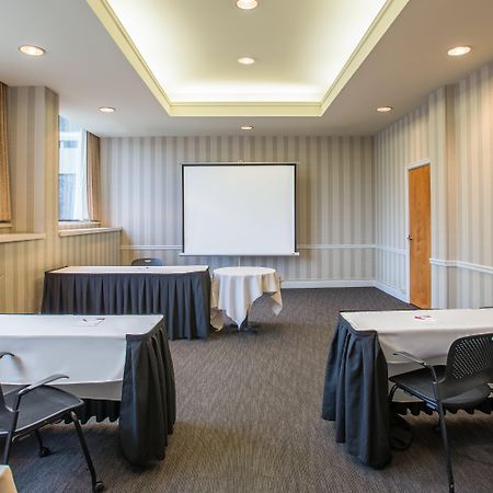 Holiday Inn & Suites Pittsfield-Berkshires By Ihg Extérieur photo