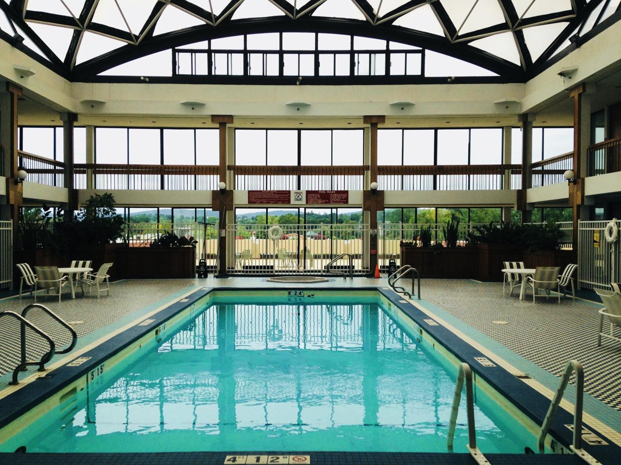 Holiday Inn & Suites Pittsfield-Berkshires By Ihg Extérieur photo