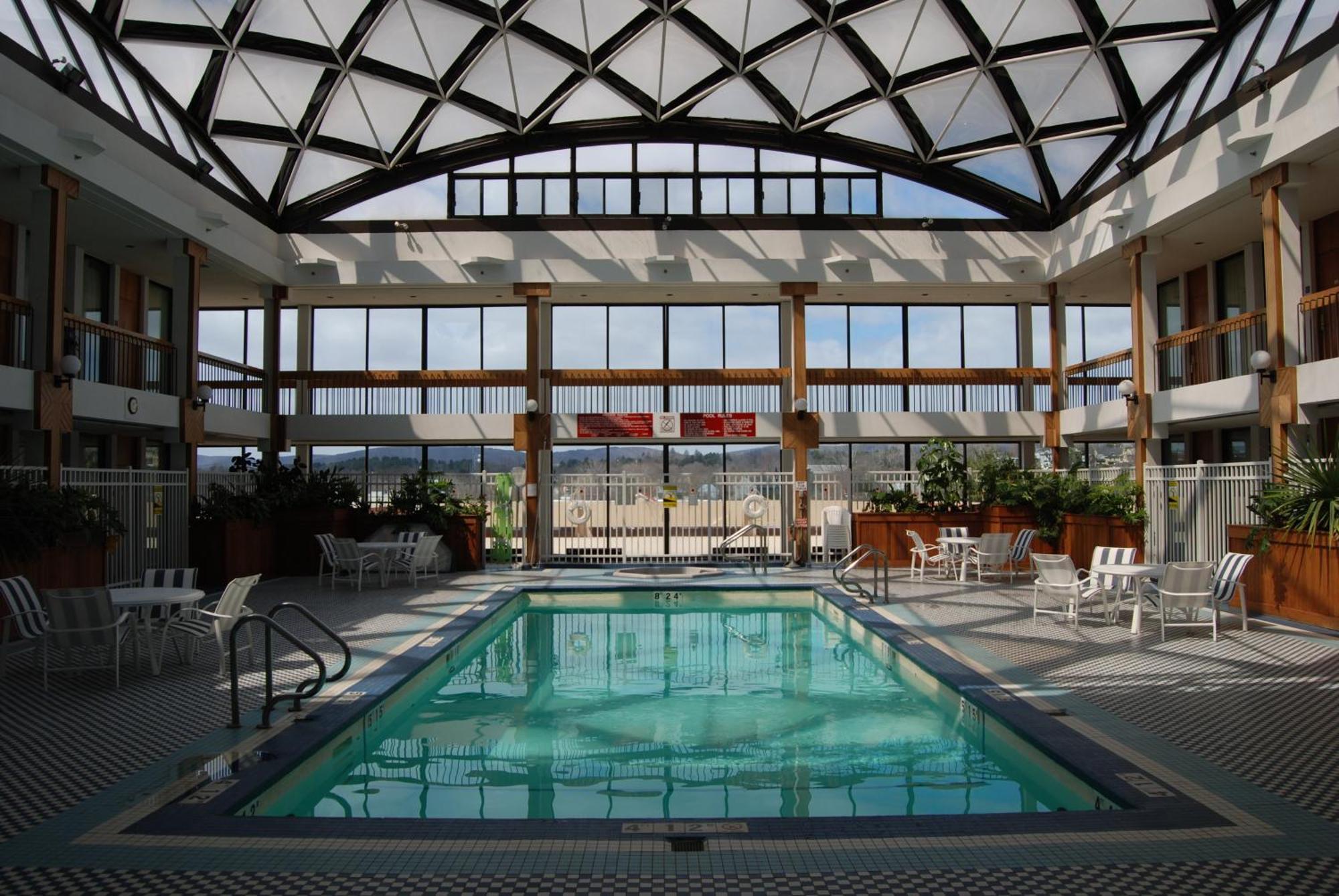 Holiday Inn & Suites Pittsfield-Berkshires By Ihg Extérieur photo