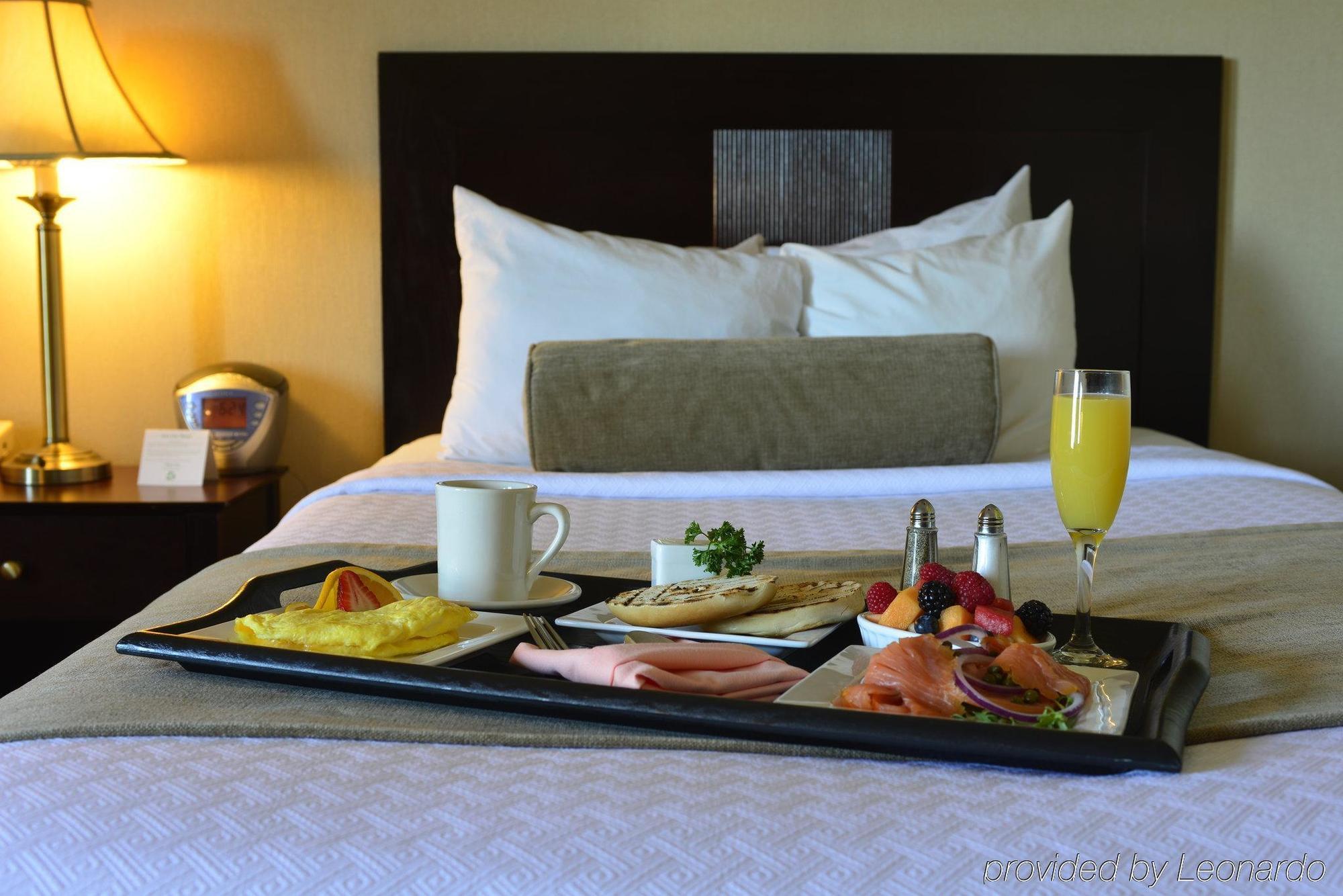 Holiday Inn & Suites Pittsfield-Berkshires By Ihg Extérieur photo
