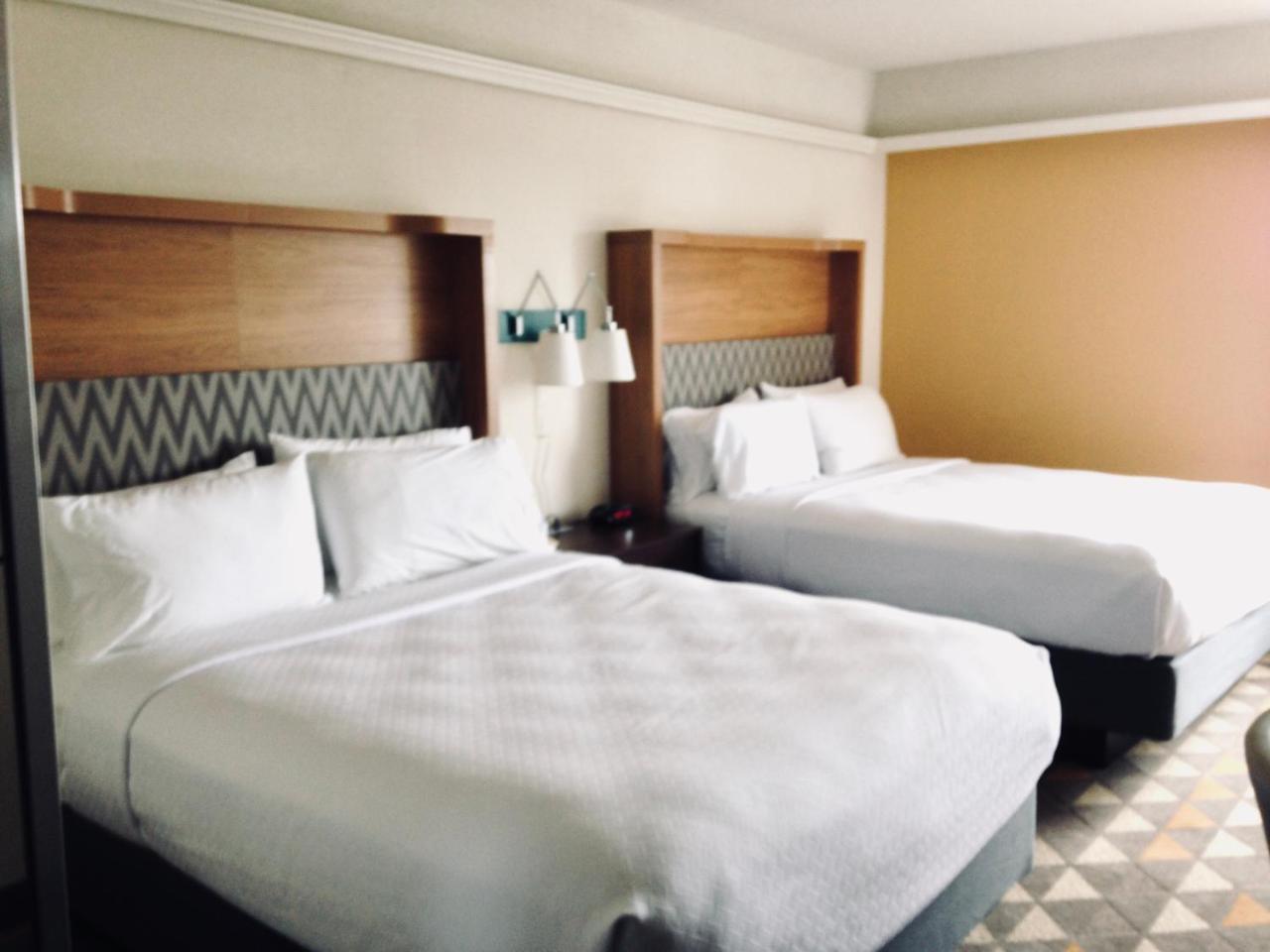 Holiday Inn & Suites Pittsfield-Berkshires By Ihg Extérieur photo