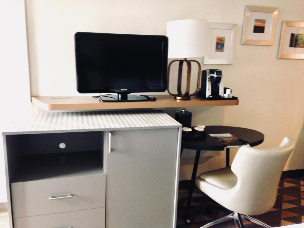 Holiday Inn & Suites Pittsfield-Berkshires By Ihg Extérieur photo