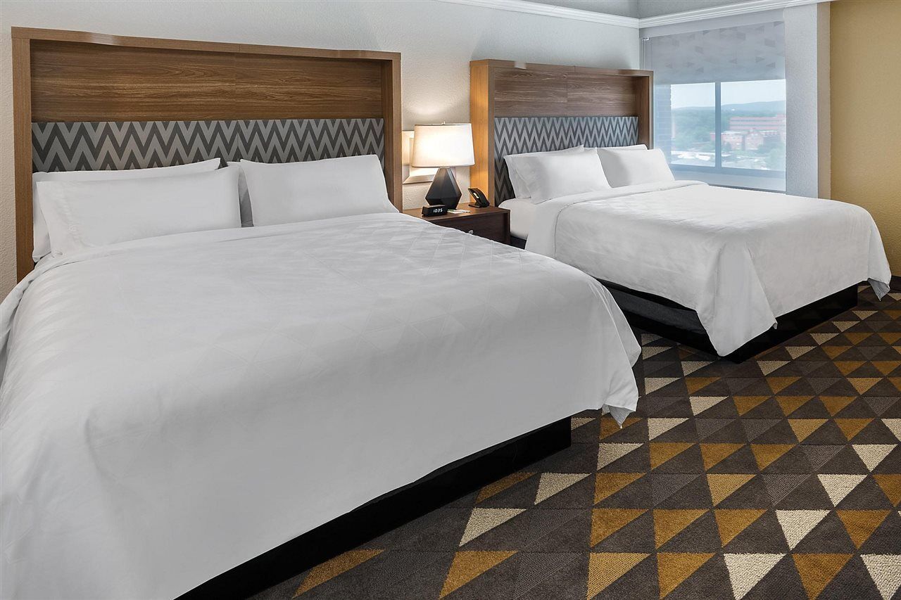 Holiday Inn & Suites Pittsfield-Berkshires By Ihg Extérieur photo